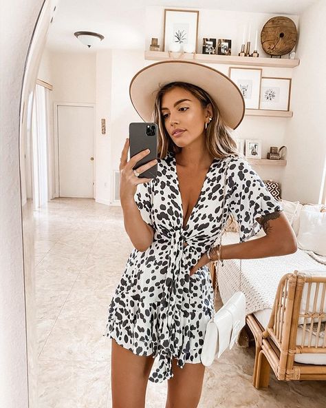 Boho Clothing Brands, Kelsey Floyd, Date Night Outfit Romantic, Date Night Looks, Vici Collection, Classy Casual, Cute Summer Outfits, Spring Summer Outfits, Playing Dress Up