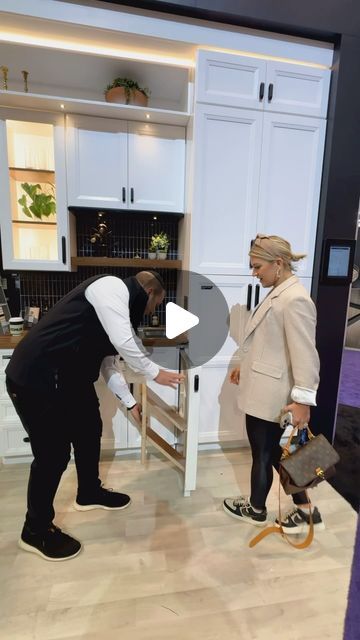 Piper Phillips Stromatt on Instagram: "A built in step ladder?? Calling all the fun-sized people like me 🙌🏽

#interiordesign #chattanoogainteriordesign #kitchenupgrade" Steps In Kitchen, Kitchen Step Ladder, Kitchen Selections, Kitchen Step Stool, Smoker Cooking, Kitchen Upgrades, Step Ladder, Fun Sized, Step Stool