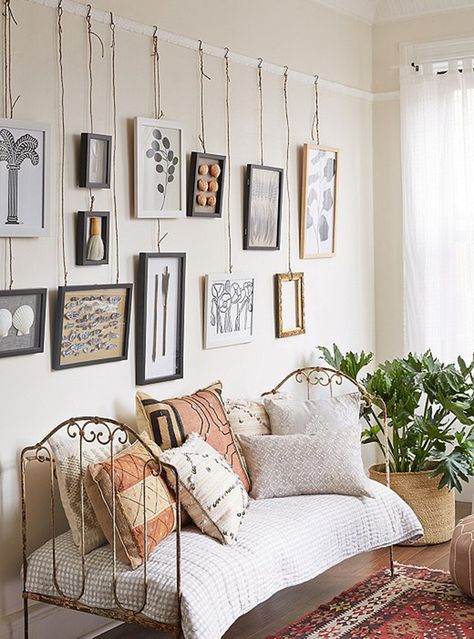 Save this for unique art display ideas, like using picture rail moldings to hang frames. Interior Design Country, Picture Rail Molding, Gallery Wall Bedroom, Perfect Gallery Wall, Picture Rail, Hanging Artwork, How To Hang, Design Del Prodotto, Picture Hanging