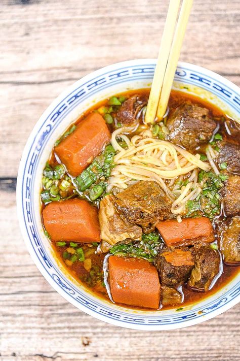 Crock Pot Vietnamese Beef Stew (Bò Kho) – Bun Bo Bae Beef Chuck Stew, Bo Kho, Vietnamese Beef Stew, Vietnamese Beef, Khmer Food, Soup Dish, Asian Soup, Vietnamese Cuisine, Vietnamese Food