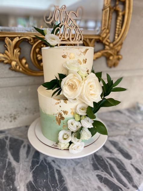 Wedding Cake Designs Sage Green, Sage Green 2 Tier Cake, Two Tier Sage Green Cake, Wedding Cake With Sage Green, Sage Green Cakes, Wedding Cake Sage Green, Sage Wedding Cake, Sage Green Wedding Cake, Sage Green Cake