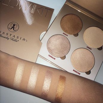 Anastasia Beverly Hills Glow Kit, Some Makeup, Makeup Aesthetic, Glow Kit, Makeup Must Haves, Glowing Makeup, Trendy Makeup, Makeup Swatches, Highlighter Makeup