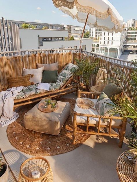 Design Per Patio, Balcony Ideas House, Rooftop Patio Design, Patio Terrace, Terrace Decor, Rooftop Patio, Apartment Patio, Apartment Patio Decor, Small Living Room Decor