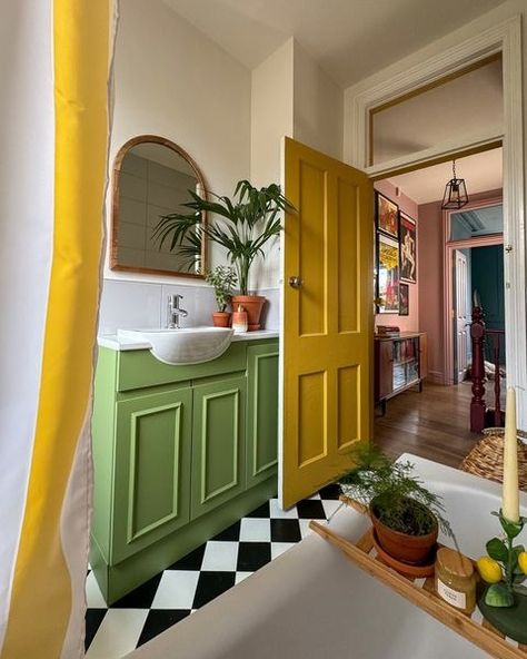 Home makeover • Instagram Kendal House, Artsy Decor, 80s House, Eclectic Homes, House Before And After, Creative Walls, Bathroom Transformation, Office Colors, Bathroom Design Decor