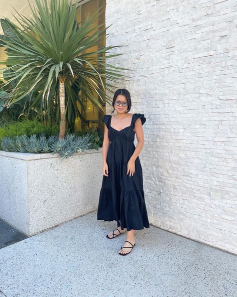 black maxi dress with sandals Black Strappy Sandals Outfit, Strappy Sandals Outfit, Maxi Dress Outfit, Western Outfit, Black Strappy Sandals, Sandals Outfit, Black Dresses Casual, Womens Black Dress, Maxi Dresses Casual