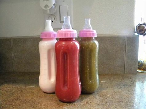 Used botttles for the taco bar condiments. Just cut off the tips Mexican Theme Baby Shower, Barbecue Baby Shower, Mexican Baby Shower, Baby Q Shower, Bebe Shower, Couples Baby Showers, Baby Shower Bbq, Coed Baby Shower, Summer Baby Shower