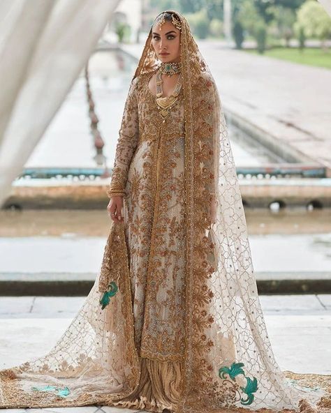 Inbox us to order ✉📬 Or contact 📞 +923074745633 📞☎ (WhatsApp ✔) Bridal To Be, White Bridal Lehenga, Pakistani Bridal Dresses Online, Farah Talib Aziz, Lehenga Dress, Pakistani Bridal Dress, Bridal Dupatta, Nikkah Dress, Pakistani Fancy Dresses