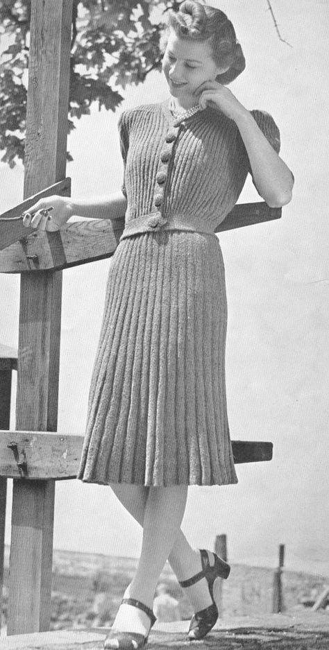 Vintage 1930s Lumber Jacket and Skirt Knitting Pattern PDF 3924 1930s Day Dress, Knit Skirt Pattern, 30s Dress, Womens Knitting Patterns, Vintage Knitwear, Motif Vintage, Rose Vintage, 1930s Fashion, Pdf Knitting Pattern