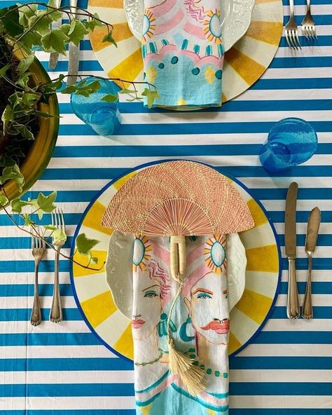 Tafel Decor, Party Table Settings, Tablescape Inspiration, Table Setting Decor, Beautiful Table Settings, Invitations Diy, Summer Tables, Pretty Tables, Table Set Up