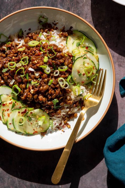 Vietnamese-inspired Lentil Pork Bowls are my vegan take on Vietnamese Caramel Pork using lentils instead of meat substitutes. The dish comes together so quickly and is packed with flavor. My new favorite way of serving lentils! Gluten-free version included. 5star Recipes, Vegan Curries, Pork Bowls, Shojin Ryori, Vegan Lentil Recipes, Unprocessed Recipes, Caramelized Pork, Lentils Vegan, Bowl Meals