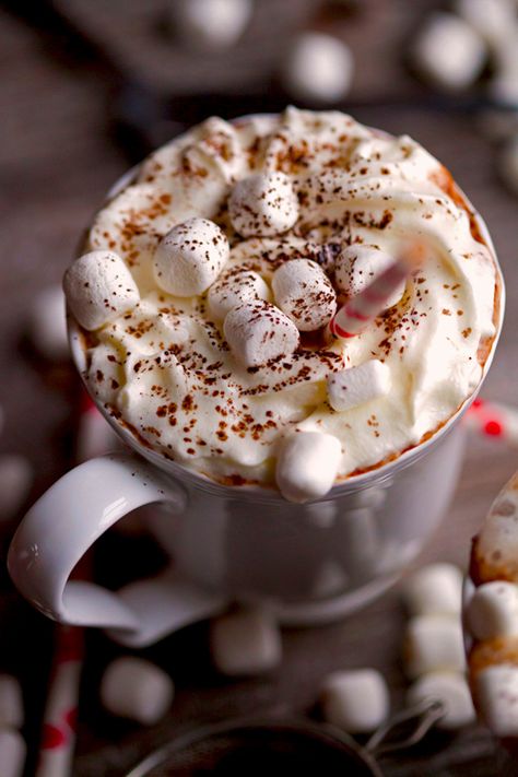 Hot chocolate=da bomb Hot Chocolate With Marshmallows, Chocolate With Marshmallows, Chocolate Caliente, God Jul, Hot Chocolate Recipes, Holiday Drinks, Marshmallows, Chocolate Recipes, Afternoon Tea