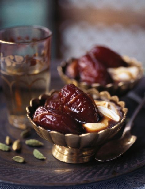 Dates with coffee and cardamom Plant Based Diet Benefits, Sainsburys Recipes, Lemon Health Benefits, Apple Cider Benefits, Lemon Benefits, Cooking Advice, Green Tea Benefits, Ramadan Recipes, Food Trends