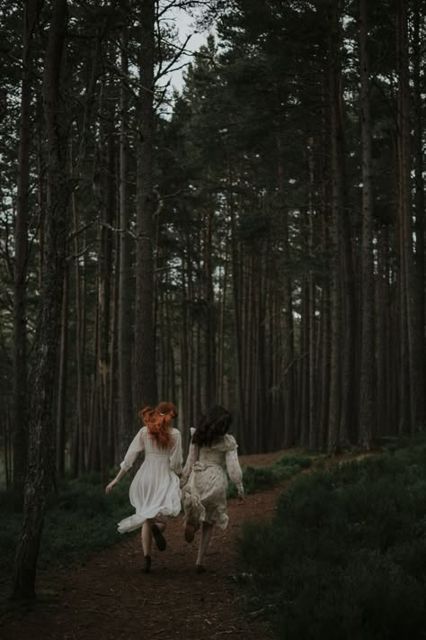 This styled elopement is pure magic! We are absolutely loving all the beautiful details and the delicate, romantic style. #elopement #scotlandelopement #vintagewedding #forestwedding #woodsywedding #weddingidea Wlw Wedding, Forest Elopement, Blue Weddings, Cairngorms National Park, The Enchanted Forest, Scotland Wedding, Something Blue Wedding, Lesbian Wedding, Couple Photoshoot Poses