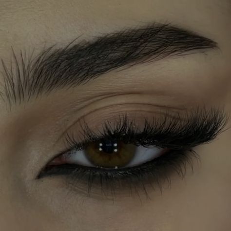 Six Of Crows Nails, Crow Makeup, Arabic Eye Makeup, Vampire Bride, Dark Eye Makeup, Eyeshadow Ideas, Arabic Makeup, Pinterest Makeup, Eye Makeup Designs