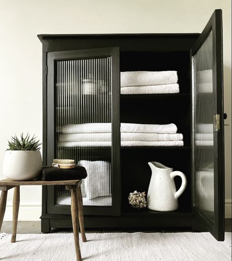 Display cabinet with reeded glass Reeded Glass Bathroom, Vintage Display Cabinet, Black And White Living Room, Reeded Glass, Cabinet Glass, Hanging Cabinet, Fluted Glass, Vintage Display, Bathroom Storage Cabinet