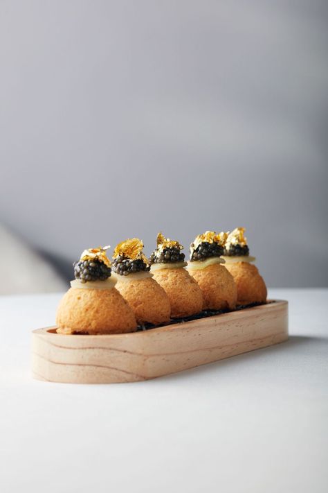 canapes, fine dining, canape idea, food, food lover, restaurant, michael canes MBE, michelin star Fine Dining Canapes, Fine Dining Appetizers, Michelin Food, Sweet Appetizer, Canapes Recipes, Puff Pastry Appetizers, Fine Dining Desserts, Gourmet Appetizers, Michelin Star Food