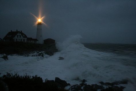 Lighthouse Lighthouse Maine, Escaping Reality, Nautical Aesthetic, Portland Head Light, Light Guide, Lighthouse Keeper, Lighthouse Art, Ocean Spray, Maine Usa