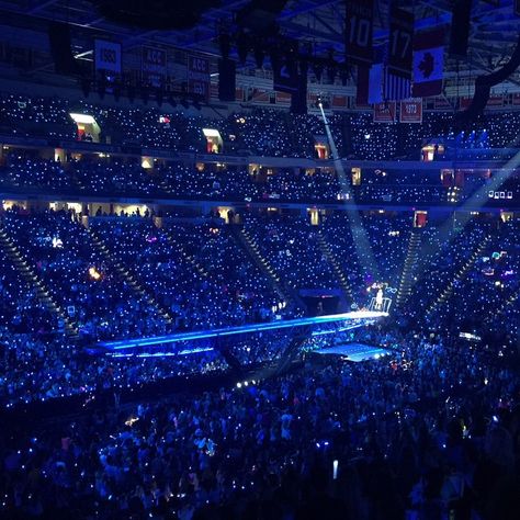 Taylor Swift 1989 Tour, The 1989 World Tour, Concert Crowd, 1989 Tour, Taylor Swift 1989, Taylor Swift Concert, Taylor Swift 13, Inside Jokes, Good Jokes