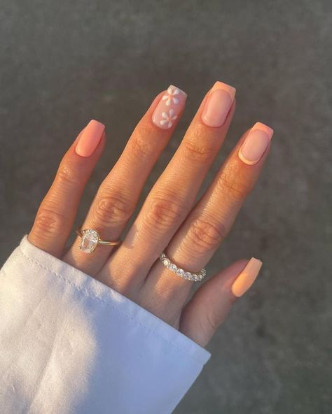 Short Acrylic Nails Wedding Guest, Super Cute Summer Nails, Spring Vacation Nails, Peach Colored Nails, Design Ongles Courts, Summer Gel Nails, Milky Nails, Peach Nails, Broken Nails