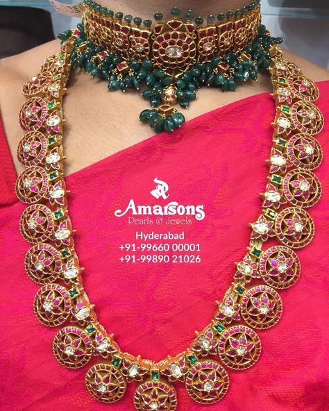 Gold Bottu Mala with Emerald Stone Choker from Amarsons Pearls and Jewels 😍♥️ @amarsonsjewellery Follow 👉: @amarsonsjewellery For More… Stone Jwellary, Bottu Mala Designs, Bottu Mala, Kasula Peru, Mala Designs, Kasu Mala, Mango Mala, Kids Jewellery, Gold Chokers