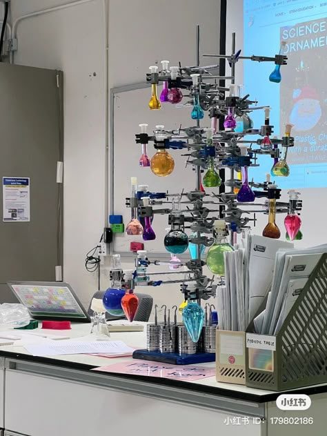 Lab Chemistry Aesthetic, Chemistry Books Aesthetic, Science School Aesthetic, Chem Lab Aesthetic, Study Science Aesthetic, Science Nerd Aesthetic, Lessons In Chemistry Aesthetic, Biochemist Aesthetic, Studying Chemistry Aesthetic