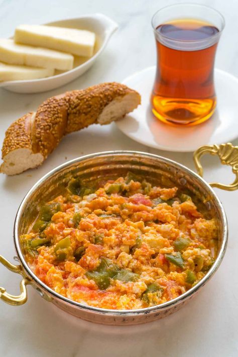 Easy Mediterranean Diet Breakfast, Mediterranean Diet Breakfast Ideas, Menemen Recipe, Healthy Chicken Sandwich Recipes, Diet Breakfast Ideas, Healthy Chicken Meal Prep, Easy Mediterranean Diet, Mediterranean Diet Breakfast, Chicken Recipes For Two