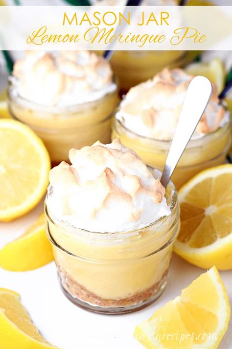 Mason Jar Lemon Meringue Pies Mason Jar Desserts Recipes, Meringue Pies, Lemon Meringue Cheesecake, Mason Jar Desserts, Meringue Pie Recipes, Dessert In A Jar, Lemon Dessert Recipes, Mason Jar Meals, Lemon Meringue Pie