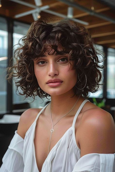 25 Stunning Short Curly Hairstyles You Have to See to Believe Straight Bob Hairstyles, Dark Curly Hair, Pixie Haircut For Thick Hair, Very Short Haircuts, Straight Hair Cuts, Short Curly Haircuts, Braids For Short Hair, Volume Hair, Curly Hair Cuts