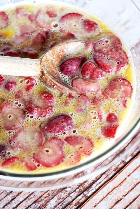 Strawberries and Cream Bread Pudding - The Charming Detroiter Strawberry Bread Pudding, Cream Bread, Strawberry Bread, Bread Pudding Recipe, Challah Bread, Pudding Recipe, Angel Food Cake, Food Cake, Frozen Strawberries