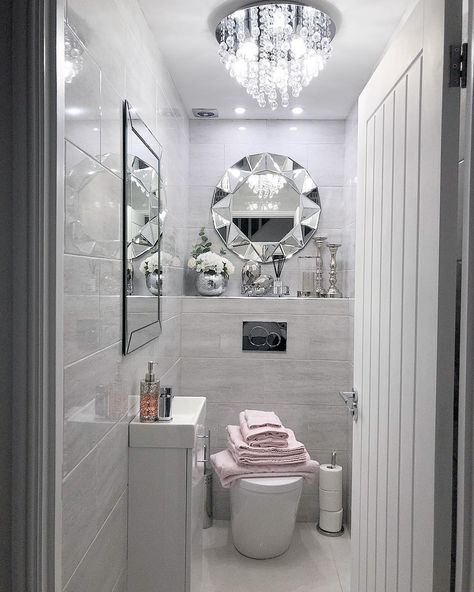 INTERIOR || DECOR || INSPO on Instagram: “My absolute favourite fluffy towels are from @hamptonandastley - this is the 7 piece Egyptian cotton towel set in a beautiful pink shade 💗…” Small Glam Bathrooms, Small Glam Bathroom, Modern Glam Bathroom, Guest Washroom, Glam Bathroom Decor, Glam Wall Decor, Small Bathroom Mirrors, Glamorous Bathroom Decor, Glamorous Bathroom