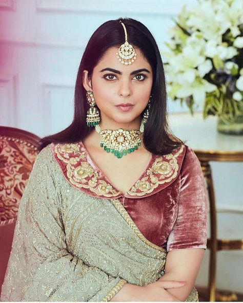 Sabyasachi Blouses, Isha Ambani, Sabyasachi Jewelry, Sari Design, Blouse Designs Indian, Saree Blouse Patterns, Elegant Blouse Designs, Unique Blouse Designs, Saree Blouse Designs Latest