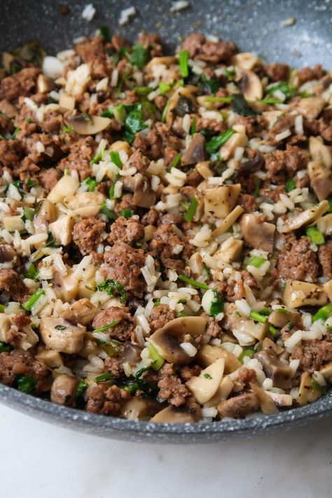 Healthy Ground Beef Rice Skillet - Homemade Mastery Pork And Rice Recipes, Leftover Rice Recipes, Ground Beef Breakfast, Healthy Rice Recipes, Ground Beef And Rice, Ground Beef Rice, Healthy Ground Beef, Rice Skillet, Beef Rice