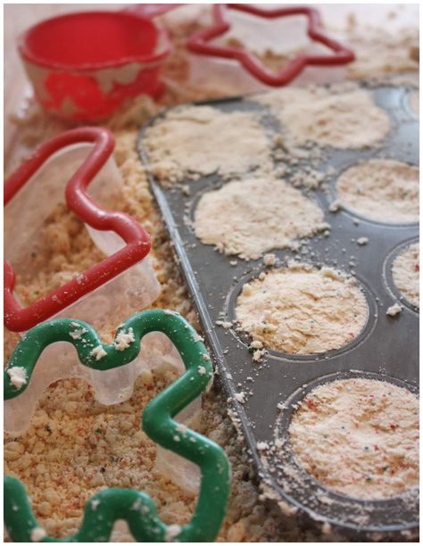 Christmas Cloud Dough - Little Bins for Little Hands Sensory Bins For Toddlers, Cloud Cookie, Sensory Play Recipes, Christmas Sensory, Sensory Play Toddlers, Christmas Activities For Toddlers, Gingerbread Man Activities, Water Games For Kids, Cloud Dough