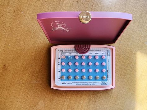 I Tracked My Birth-Control Pills For an Entire Month With a Smart Case — and Loved It Birth Control Pill Case, Social Awareness Posters, Birth Control Case, Types Of Birth Control, Freshman Year College, Pill Holder, Awareness Poster, Birth Control Pills, Social Awareness