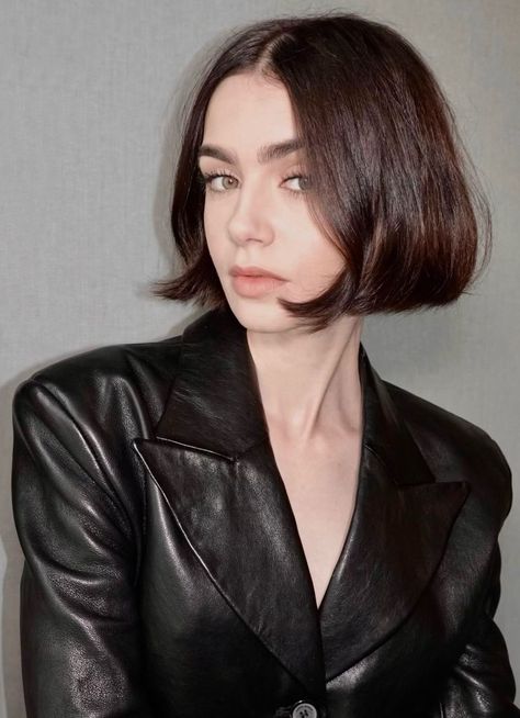 Lily Collins Bob, Lily Collins Hair, Celebrity Bobs, Chin Length Cuts, Hot Haircuts, Georgia May Jagger, Bold Brows, Square Face Shape, Haircut Inspiration