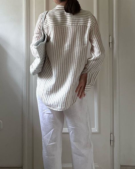 Striped linen shirt, drawstring linen trousers Woven Leather Bag, Striped Linen Shirt, Ootd Summer, Relaxed Outfit, Summer Linen, Leather Ballet Flats, Linen Trousers, Neutral Fashion, Striped Linen