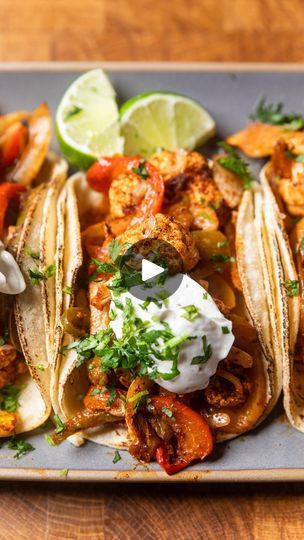 Cauliflower Fajitas, Andrew Bernard, 21 Day Fix Vegetarian, Man Cooking, Quick Bite, Eat Real Food, Vegetarian Cooking, One Pan, Cilantro Lime