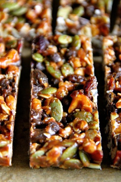 Trail Mix Granola Bars, Salty Trail Mix, Salty Sweet Snacks, Fruit And Nut Bars, Nut Bars, Office Snacks, Healthy Granola Bars, Healthy Bars, Granola Bar