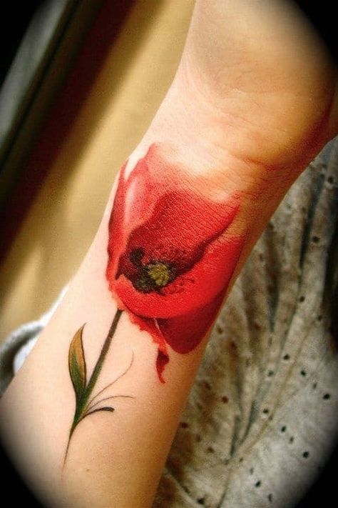 Font Tato, Poppy Flower Tattoo, Poppy Tattoo, Tattoo Watercolor, Poppies Tattoo, Illustration Tattoo, Muster Tattoos, Disney Tattoo, Gorgeous Tattoos