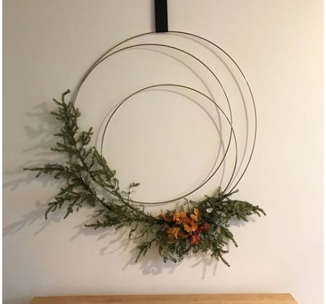 Gold Christmas Wreath, Rose Gold Christmas Decorations, Hoop Wreaths, Rings Stack, Silver Wreath, Ring Wreath, Bohemian Christmas, Aesthetic Mirror, Rose Gold Christmas