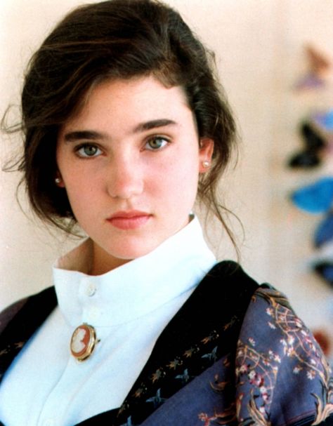 Hypatia Metaxes (supreme, silk merchant) (young Jennifer Connelly) younger sister of Euthalia Metaxes, father is indeed a silk merchant from Draken, Akkakios                                                                                                                                                                                 More 90s Aesthetic Hair, Jennifer Connelly 90s Aesthetic, Jennifer Connelly 90s, Young Jennifer Connelly, Jennifer Connelly Young, Frances Bean Cobain, 80s Celebrities, Iranian Women, Michelle Rodriguez