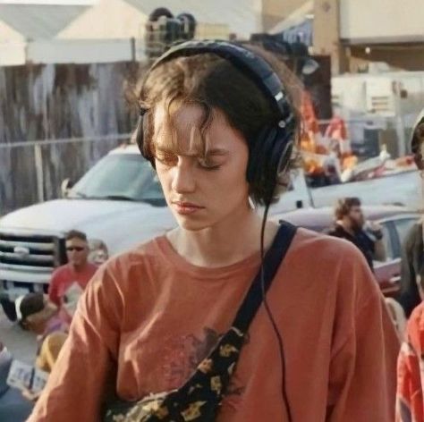 Brigette Lundy Paine, Romanoff, People People, Pretty People, Short Hair, Headphones, Instagram Profile, Short Hair Styles, Songs