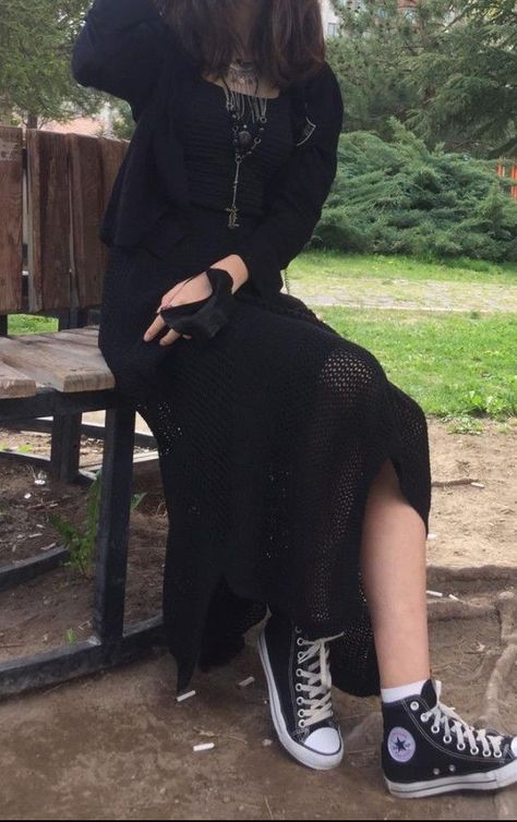 Forest Goth Aesthetic Outfits, Grunge Witch Aesthetic Outfit, Gothic Fairy Aesthetic Outfit, Dark Fairy Grunge Outfits, Spring Fairy Grunge Outfits, Witch Grunge Aesthetic, Grunge Witch Outfits, Witchy Grunge Outfits, Witch Style Outfits