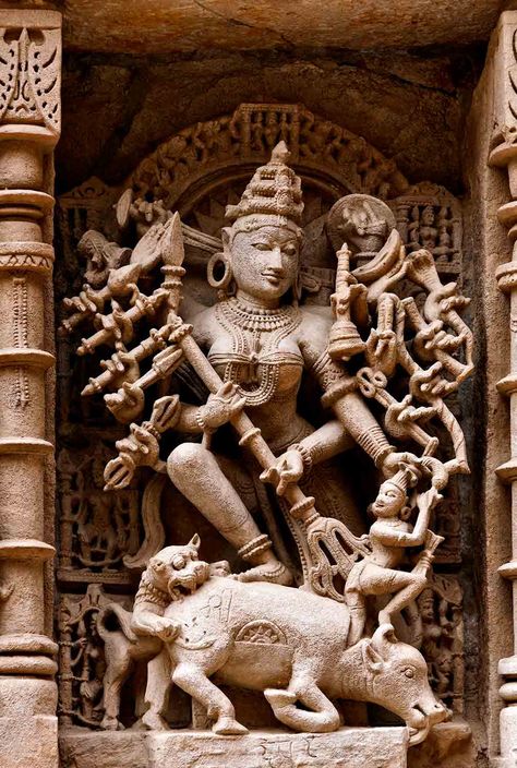 Old Sculpture India, Vedic Cosmology, Shilpa Shastra, Hampi India, Historical Sculptures, Clip Art Frames Borders, Ancient Indian Art, Asian Sculptures, Rajasthani Art