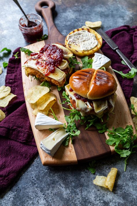 Chicken Brie Sandwich, Chicken Brie, Cranberry Sandwich, Mac N Cheese Bacon, Cranberry And Brie, Best Oil For Frying, Brie And Cranberry, Crispy Chicken Sandwich, Brie Sandwich