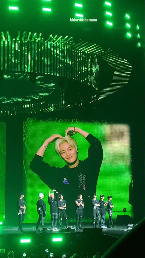 Skz Concert Wallpaper, Straykids Concert Ocean, Skz Concert Aesthetic, Skz Concert Photos, Straykids Concert, Skz Concert, Green Screen Photo, Kpop Backgrounds, Skz Wallpaper