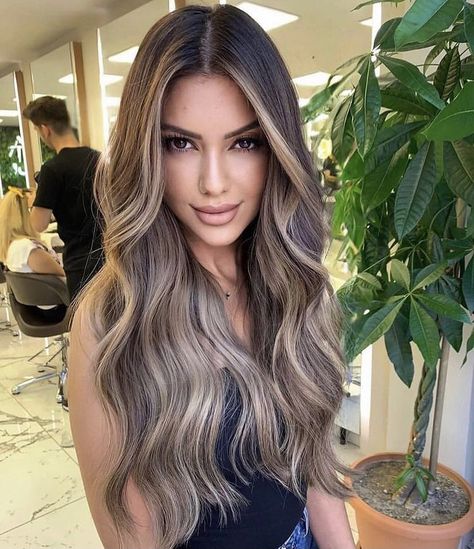 Ash Blonde Teasy Lights With Shadow Root, Hair Colour 2023, Shadow Balayage, Balayage Hair Brown, Brown And Blonde, Perfect Blonde Hair, Bombshell Hair, Bronde Hair, Brunette Hair With Highlights