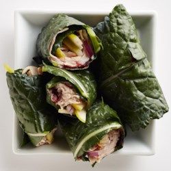 Kale Turkey Wraps - EatingWell.com kale, cabbage, or lettuce, sliced turkey, onions, pear slices Turkey Lunch, Collard Green Wraps, High Protein Lunch Ideas, High Fiber Vegetables, Low Calorie Lunches, Kale Recipe, Collard Green, Turkey Wraps, Healthy Wraps