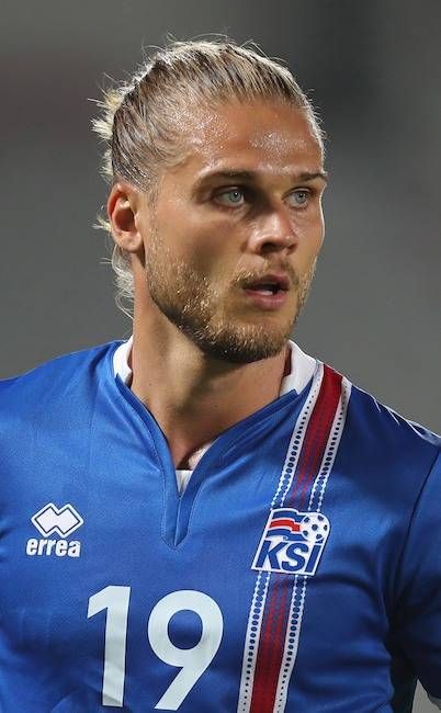 Rurik Gislason, World Cup Hotties Baby Blonde Hair, Cool Blonde Hair, Antoine Griezmann, Man Bun, Don Juan, Boy Models, Blonde Guys, Hockey Players, Sport Man