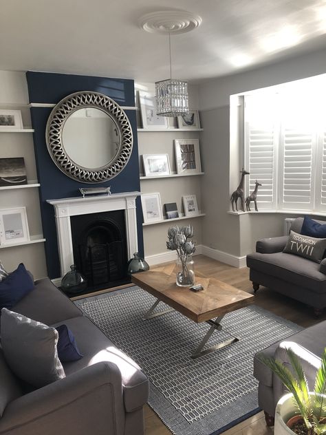 Blue Feature Wall Living Room, Navy Blue And Grey Living Room, Living Room Design Blue, Blue Grey Living Room, Blue Walls Living Room, Living Room Decor Farmhouse, Navy Living Rooms, Room Decor Farmhouse, Feature Wall Living Room